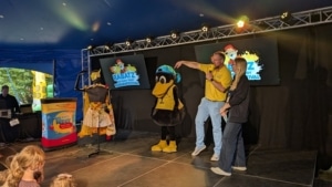 Superheld*in Kostüm auf der Bühne vom RABATZ